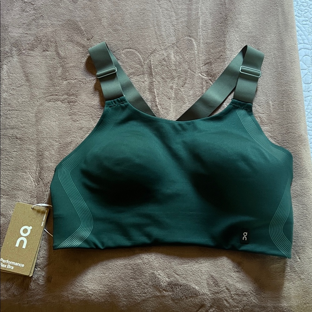 On Performance Bra in Green